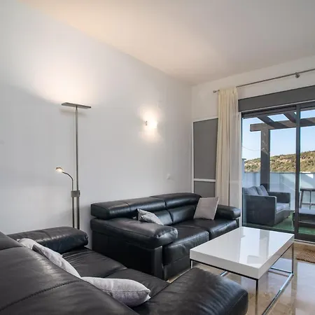 Apartment Rock Bay I 2392 Beautiful Seaview Penthouse *